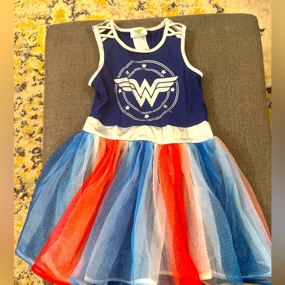Wonder Woman superhero dress - size small (6/6x). Red white and blue w/ sparkles
